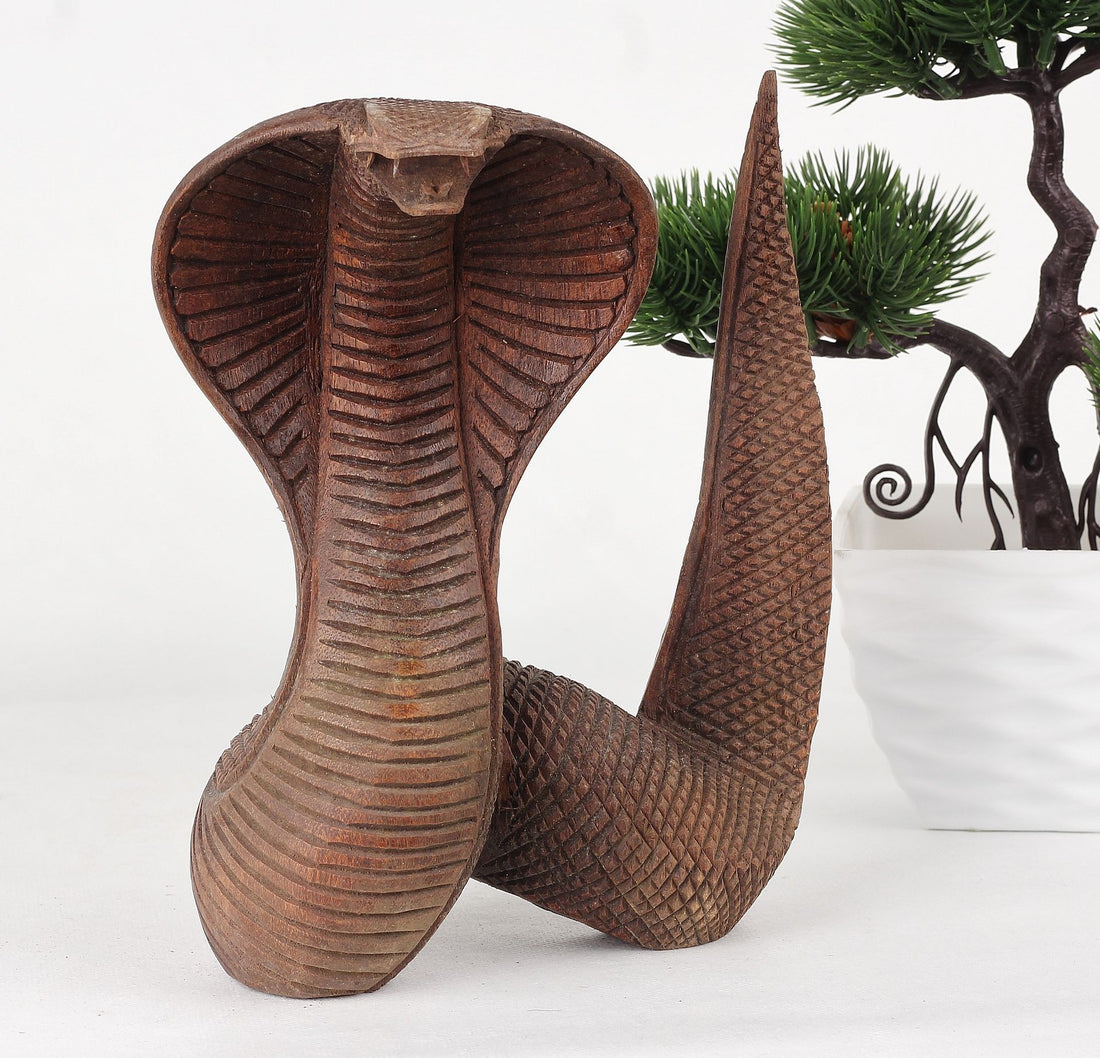 Dřevěná Dekorace Kobra Asmodeus